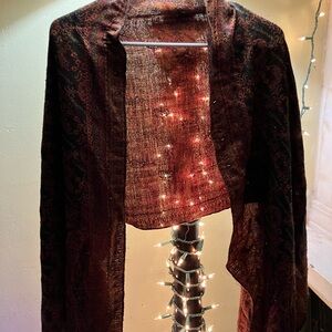 Elegant RT Antique Collectors Club Shaw
beautiful rich warm colors and beaded